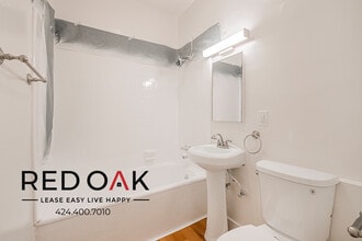 1818 Whitley Ave, Unit 204 in Los Angeles, CA - Building Photo - Building Photo