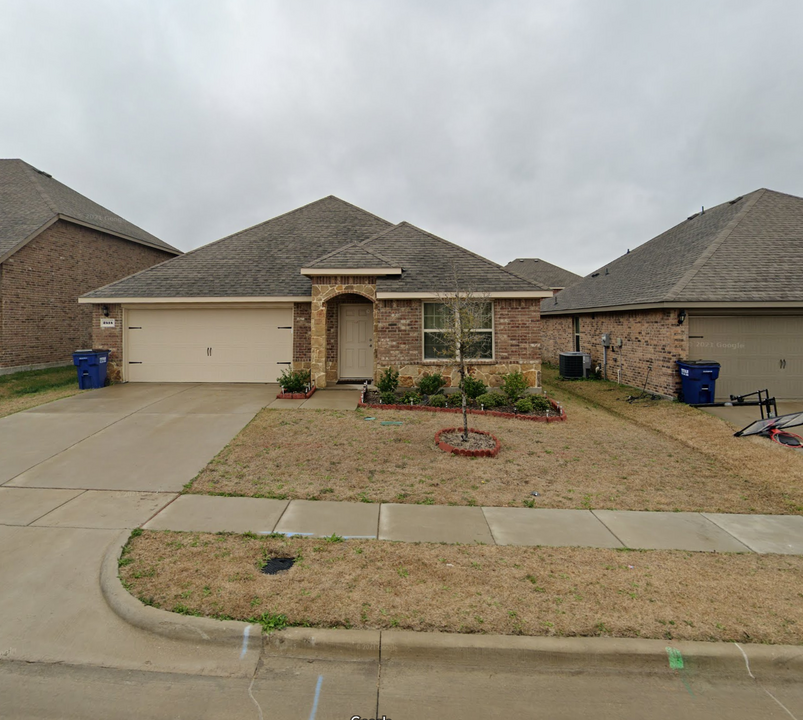 2515 Leona St in Forney, TX - Building Photo