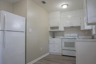 235 Beulah St in Fort Walton Beach, FL - Building Photo - Building Photo