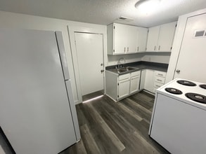 208 N Ash St in Wichita, KS - Building Photo - Building Photo