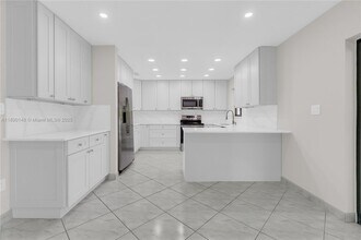 631 SW 102nd Ave in Miami, FL - Building Photo - Building Photo