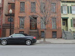 285 Lark St in Albany, NY - Foto de edificio - Building Photo