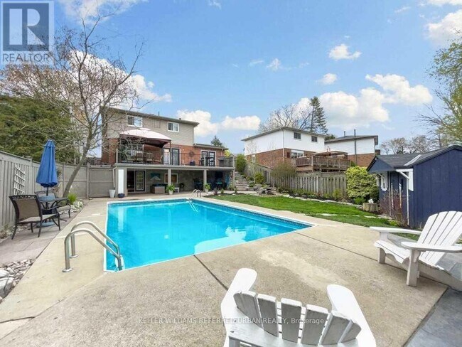 406 Lupin Dr in Whitby, ON - Building Photo - Building Photo