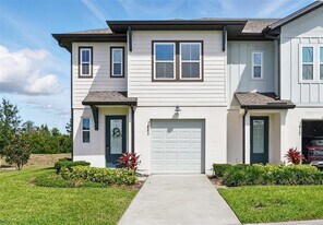 1421 Discovery St in Davenport, FL - Building Photo