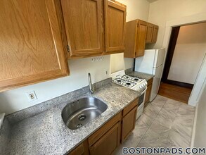 163 Summer St, Unit 37 in Somerville, MA - Building Photo - Building Photo