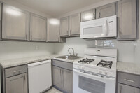 Edgewood Apartments photo'