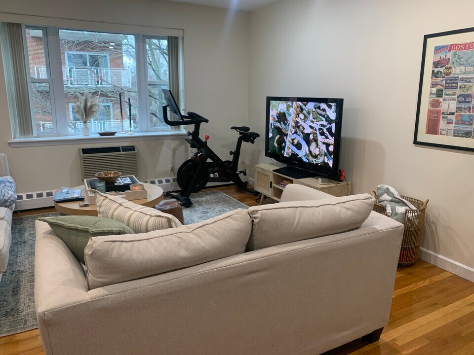 62 Parkman St, Unit 3 in Brookline, MA - Building Photo