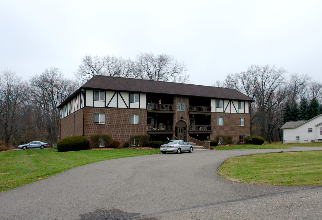 Villa West in Massillon, OH - Foto de edificio