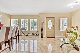 16453 SW 97th St in Miami, FL - Building Photo - Building Photo