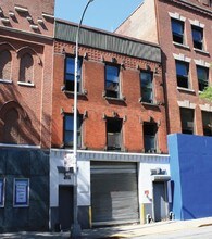 414 W 45th St in New York, NY - Building Photo - Building Photo