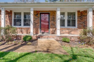 5413 Country Dr in Nashville, TN - Building Photo