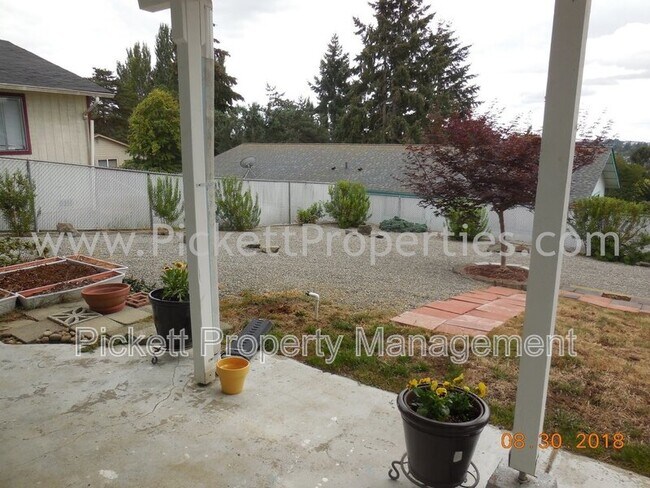 307 E 30th St in Bremerton, WA - Building Photo - Building Photo