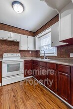 7111 NE 52nd St in Kansas City, MO - Building Photo - Building Photo