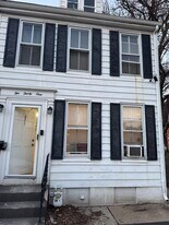 231 E King St in York, PA - Building Photo