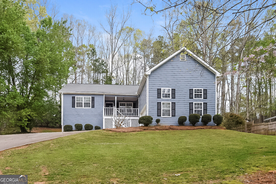 1635 River Glen Rd in Auburn, GA - Foto de edificio