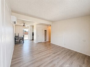 6848 Quail Spring Ave in Twentynine Palms, CA - Foto de edificio - Building Photo