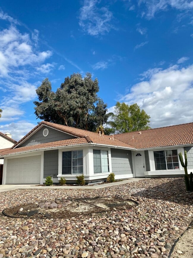 291 E Sage Ave in San Jacinto, CA - Building Photo - Building Photo