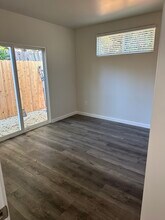 452 N Crescent Heights Blvd in Los Angeles, CA - Foto de edificio - Building Photo