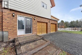 1864 Manotick Station Rd in Ottawa, ON - Building Photo - Building Photo