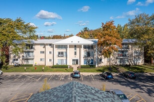 Old Orchard Condominiums in Skokie, IL - Building Photo