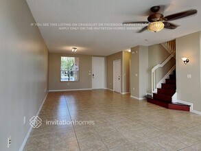 4720 SW 163rd Ave in Miramar, FL - Foto de edificio - Building Photo