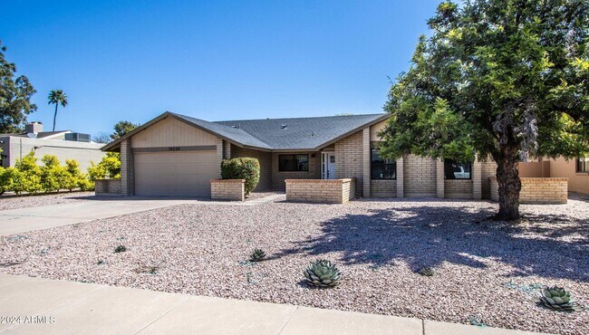 14239 N 45th St in Phoenix, AZ - Building Photo - Building Photo