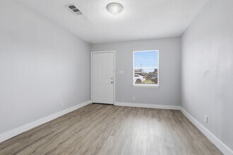 7823 Glass St in Houston, TX - Building Photo - Building Photo