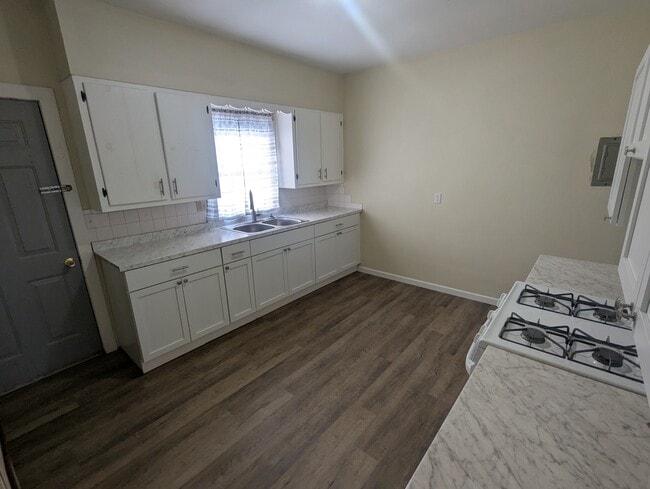 property at 1016 Memorial Ave