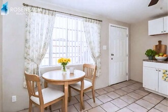 302 W Flores St, Unit 2 in Tucson, AZ - Building Photo - Building Photo