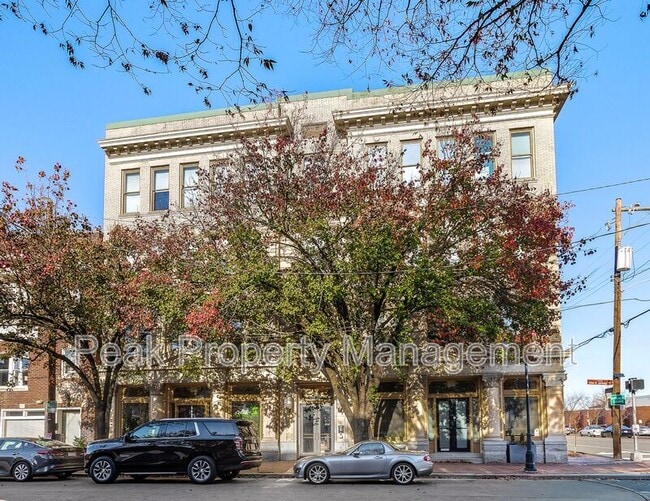 property at 212 E Clay St