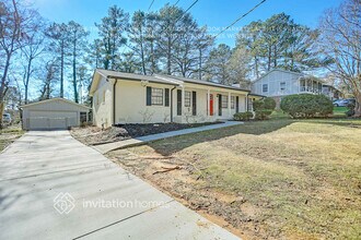 8005 Union Grove Rd in Lithonia, GA - Foto de edificio - Building Photo
