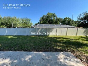 7593 SW 82nd St in Ocala, FL - Building Photo - Building Photo