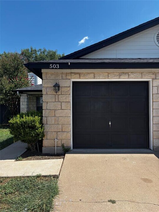 503 Texas Ave in Round Rock, TX - Building Photo