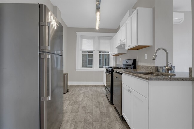 322 Summit Ave, Unit #304 in Boston, MA - Building Photo - Building Photo