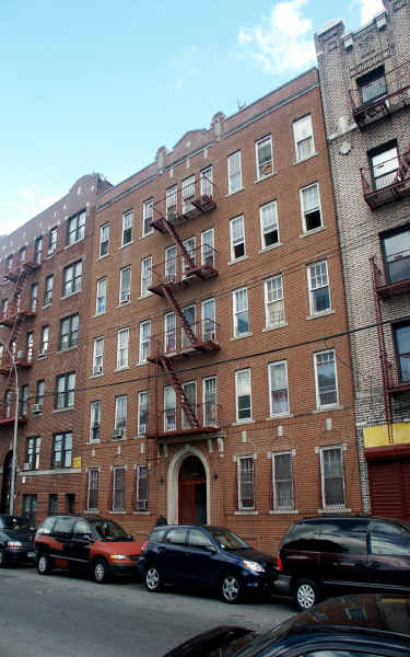 2296 Bathgate Ave in Bronx, NY - Building Photo