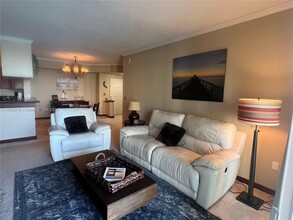 17150 N Bay Rd, Unit #2205 in Sunny Isles Beach, FL - Foto de edificio - Building Photo