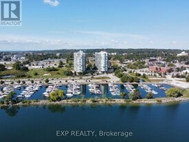 6 Toronto St in Barrie, ON - Building Photo