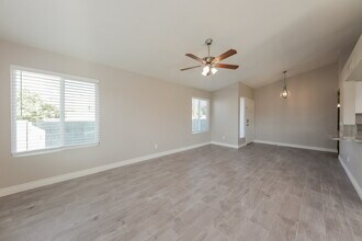 8741 W Greenbrian Dr in Peoria, AZ - Building Photo - Building Photo