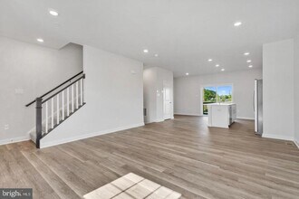 16502 Green Glade Dr in Brandywine, MD - Building Photo - Building Photo