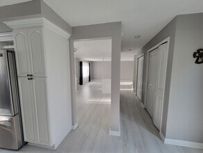 16769 Walnut Creek Dr in Strongsville, OH - Building Photo - Building Photo