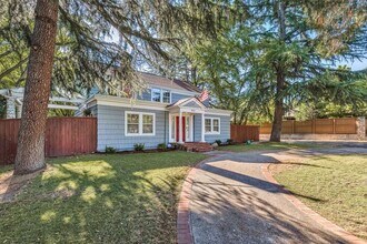 400 Clay St in Ashland, OR - Building Photo - Building Photo