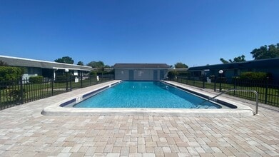 4160 Fruitville Rd in Sarasota, FL - Foto de edificio - Building Photo