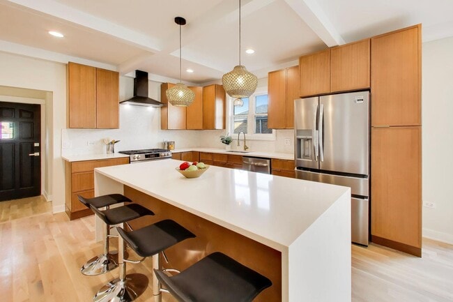 6730 W Dakin St in Chicago, IL - Building Photo - Building Photo