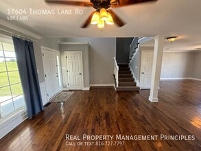 17604 Thomas Lane Rd in Smithville, MO - Building Photo - Building Photo