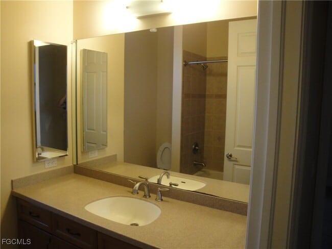 property at 1009 SW 33rd Terrace