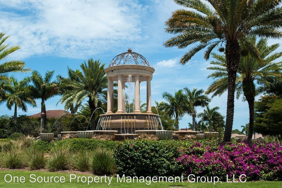 9566 Trevi Ct-Unit -#4912 in Naples, FL - Building Photo