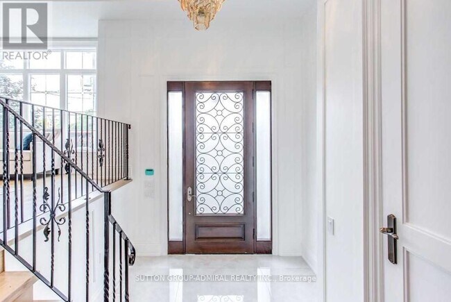 305 Finch Ave E in Toronto, ON - Building Photo - Building Photo