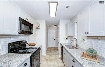 211 Barberry Ln in Toney, AL - Building Photo - Building Photo