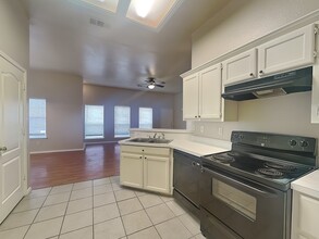 5009 Bay View in Garland, TX - Building Photo - Building Photo