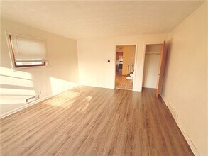 211 Magnolia Ave in East Rochester, NY - Building Photo - Building Photo